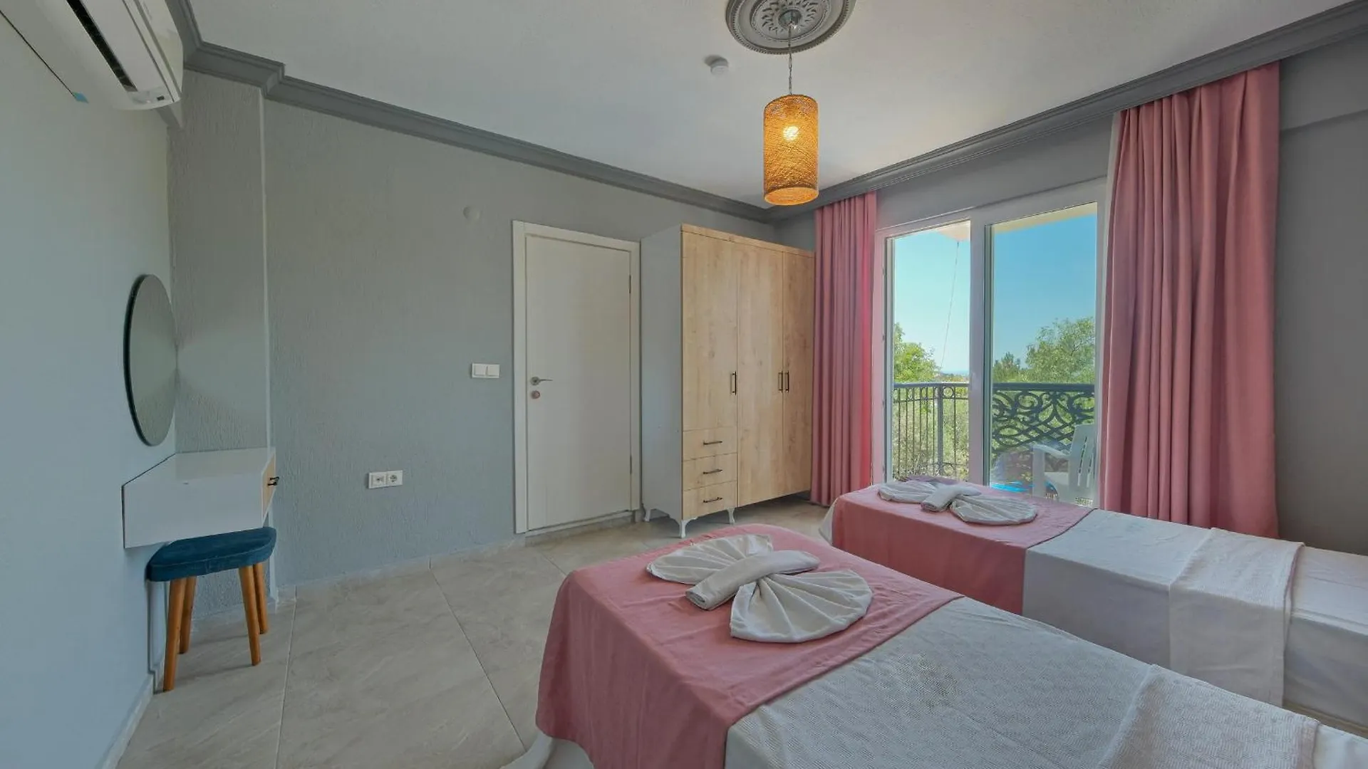 Luxury Villa Forest With Private Pool - Ovacik 페티예